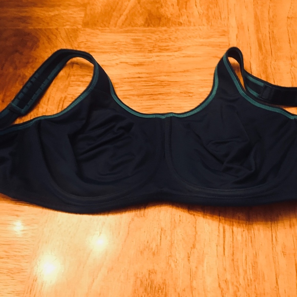 36ddd sports bra size